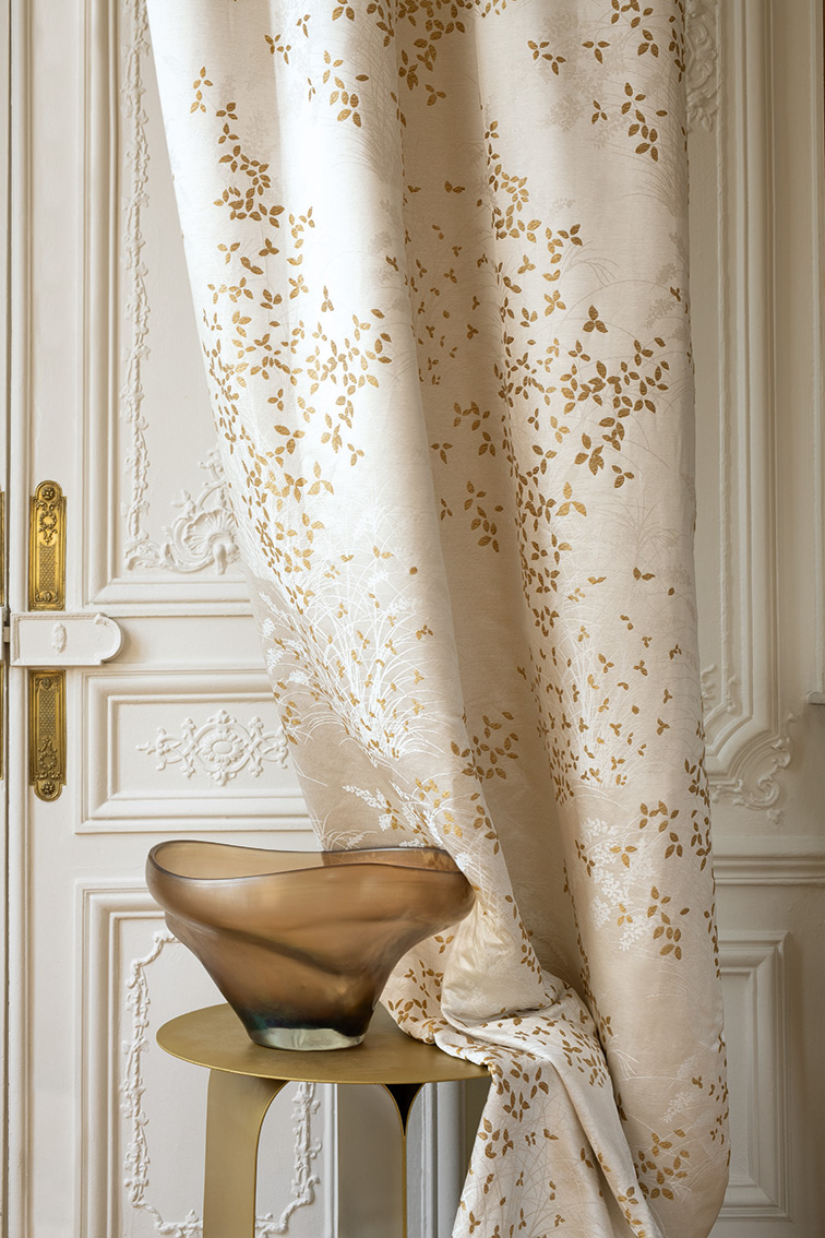 Luxurious-beautiful-curtains